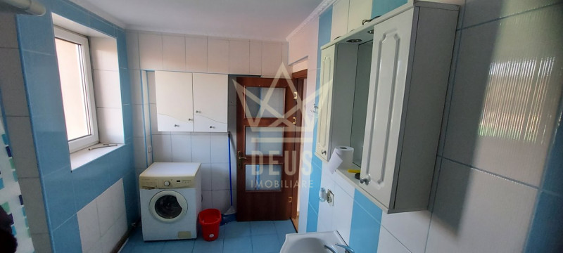 Apartament cu 3 camere decomandat!