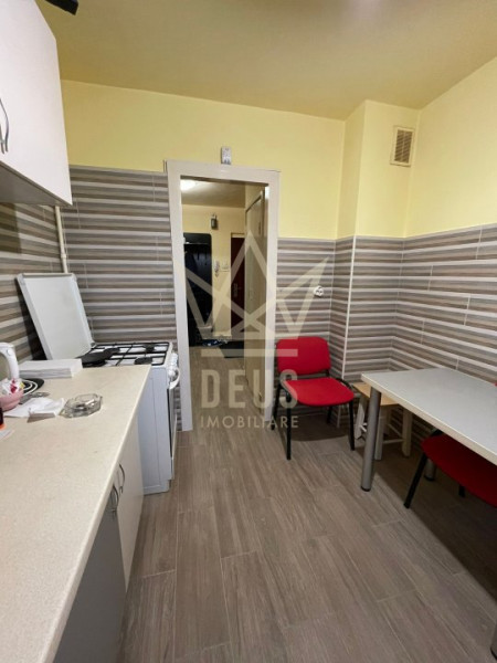 Apartament cu 2 camere semidecomandat!