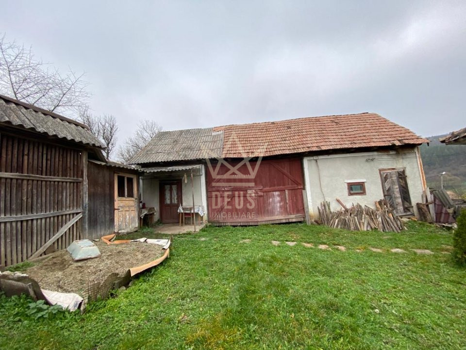 Casa locuibila cu teren mare!