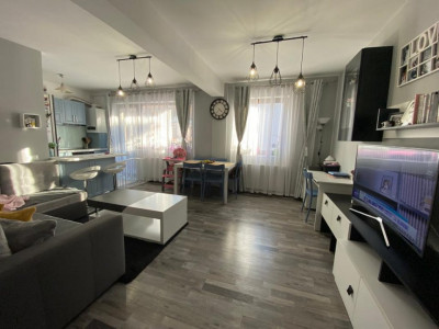 Apartament cu 3 camere de vanzare in Floresti!