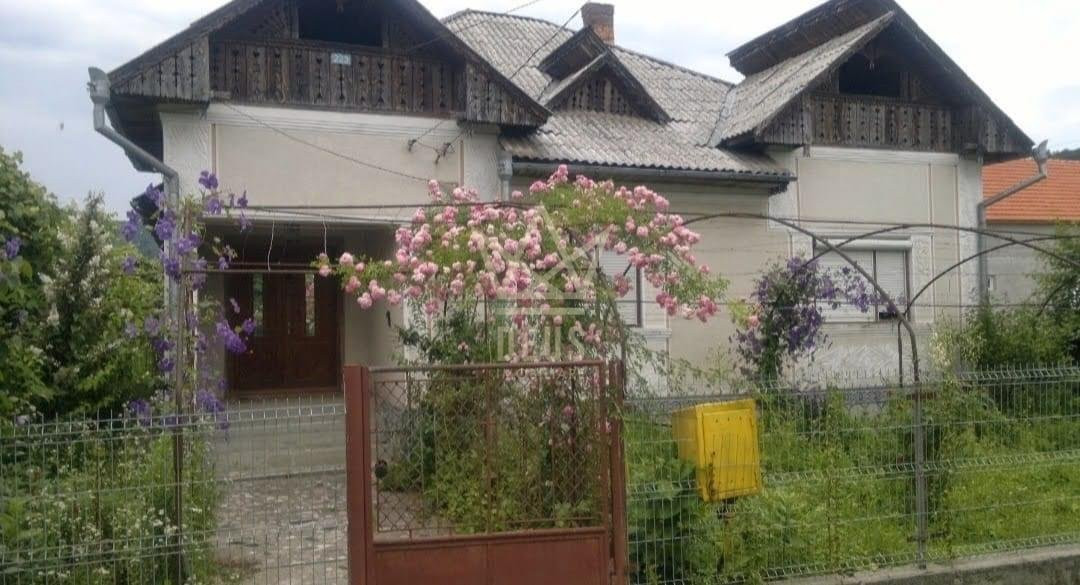 Casa Individuala cu livada  de vanzare