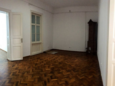 Apartament Vintage de inchiriat in Eroilor Centru