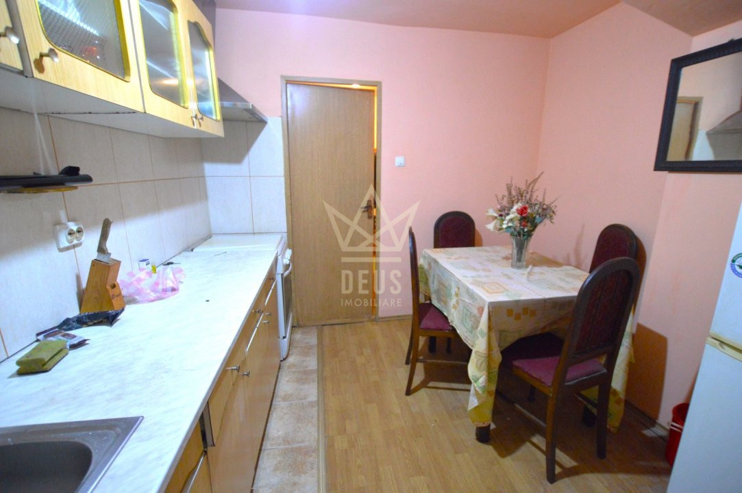 Apartament cu 3 camere de vanzare!