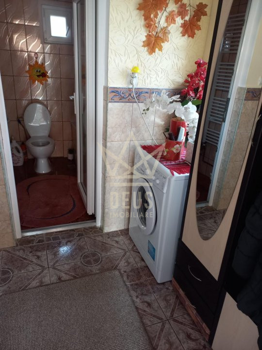 Casa renovata spre vanzare in zona superba!