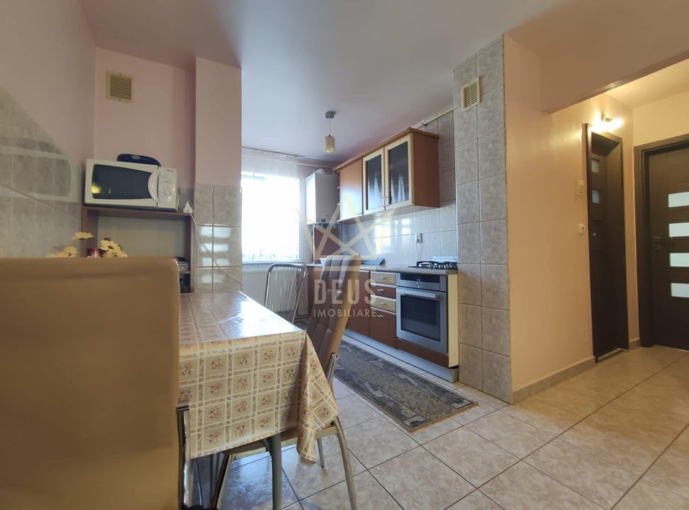 Apartament cu 4 camere spre vanzare!