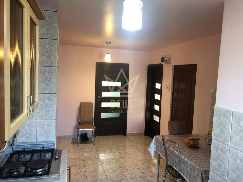 Apartament cu 4 camere spre vanzare!