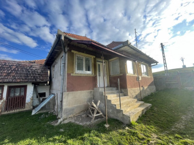 Rar! Casa RENOVATA de vanzare, cu teren mare si acte la zi !