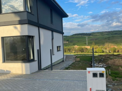 Casa individuala intr-un complex privat in Corusu!