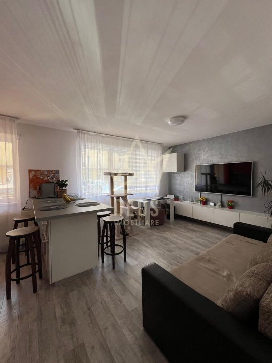 Apartament modern cu GRADINA si parcare in Floresti!