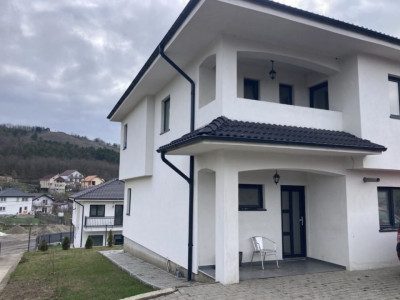 Casa unifamiliara cu 3 camere