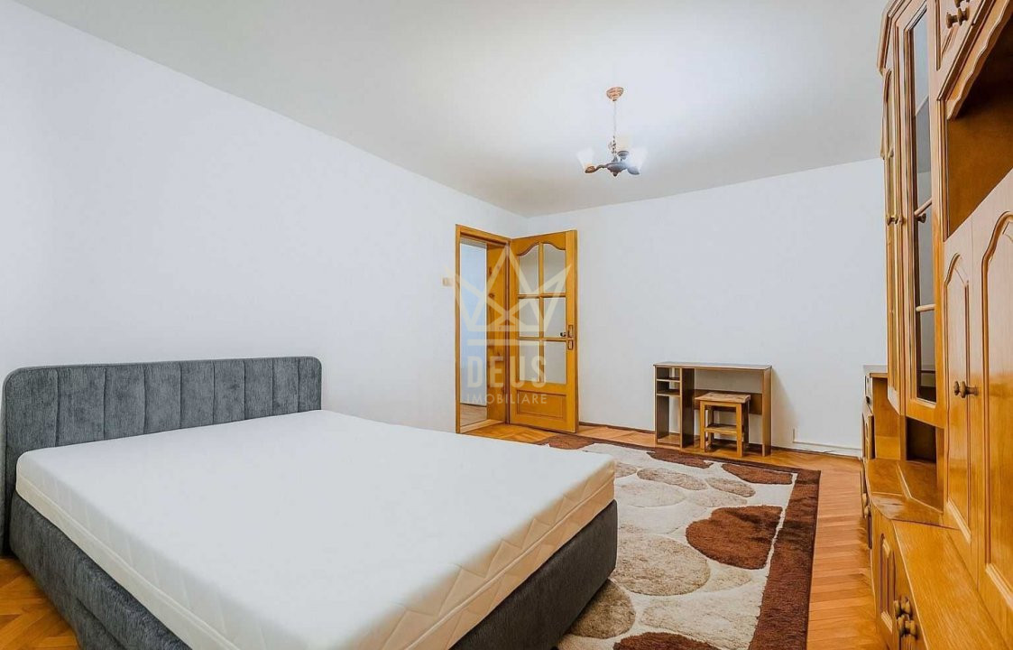 Apartament cu 3 camere decomandat 