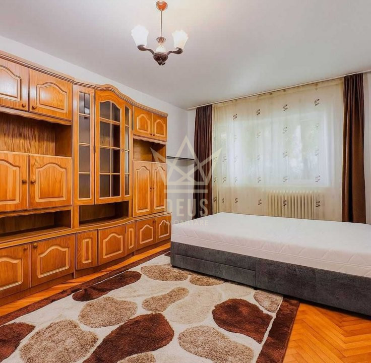 Apartament cu 3 camere decomandat 