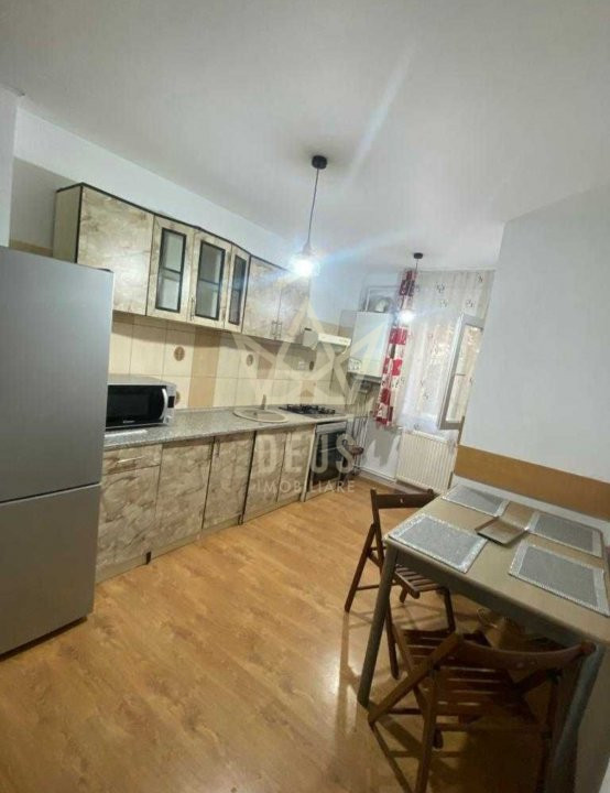 Apartament cu 3 camere decomandat 