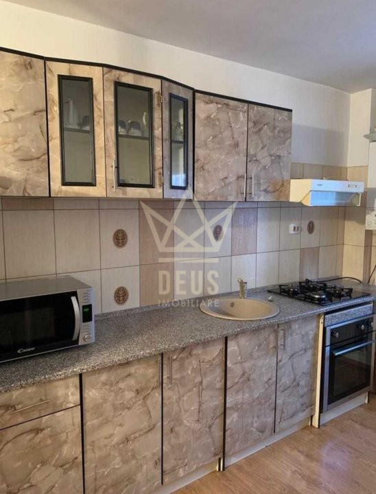 Apartament cu 3 camere decomandat 