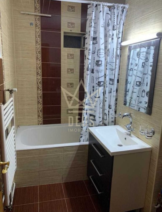 Apartament cu 3 camere decomandat 