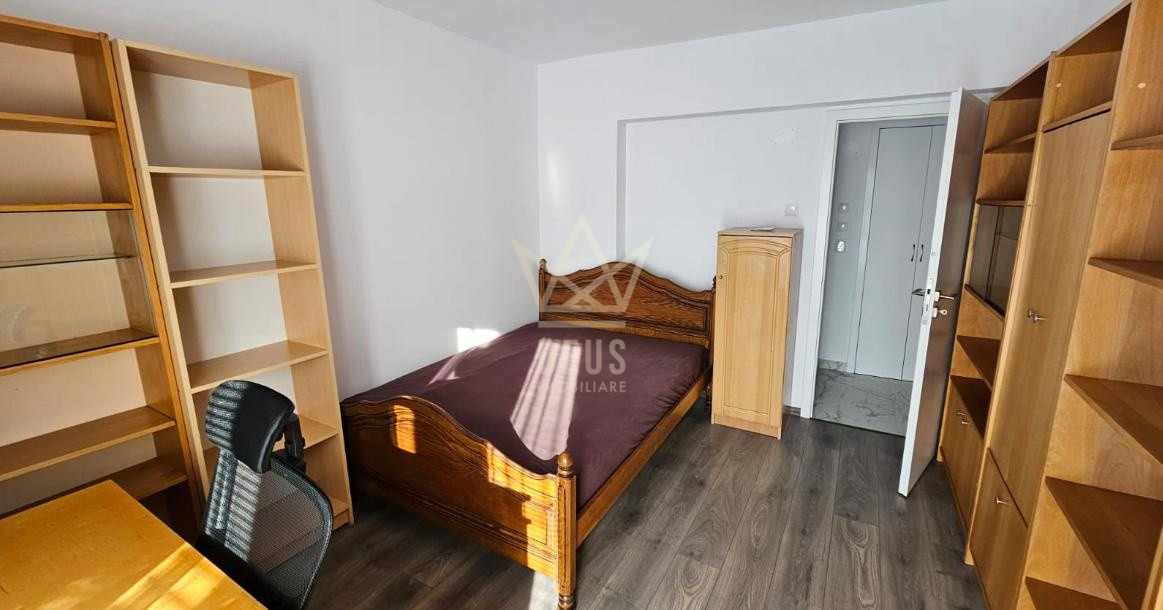  Apartament recent renovat, cu 3 camere decomandate! 