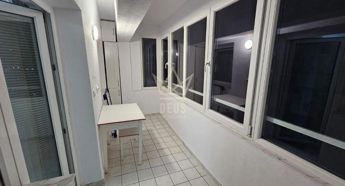  Apartament recent renovat, cu 3 camere decomandate! 