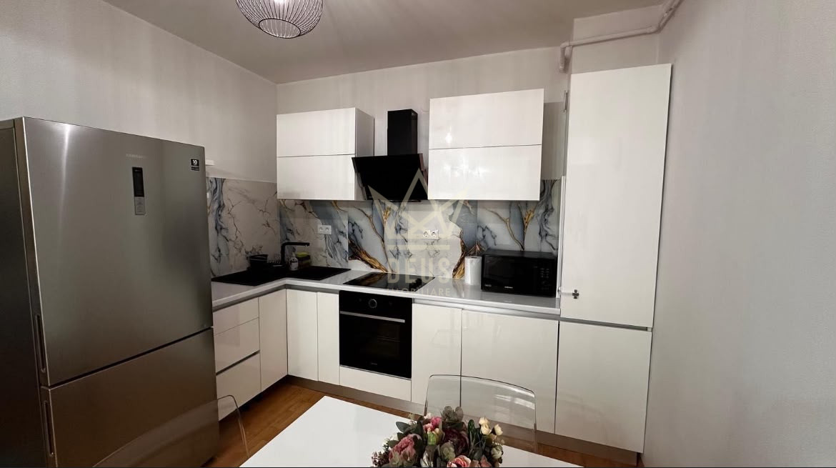 Apartament semidecomandat cu 2 camere!
