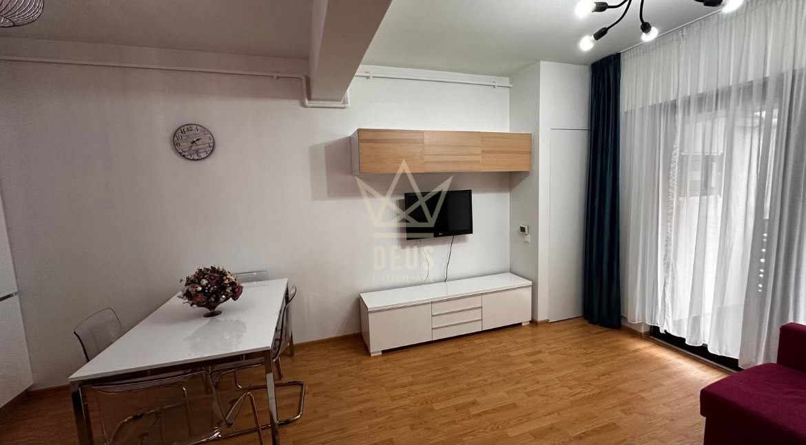 Apartament semidecomandat cu 2 camere!