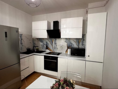 Apartament semidecomandat cu 2 camere!