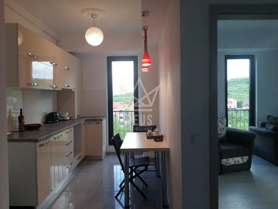 Apartament decomandat cu 2 camere!
