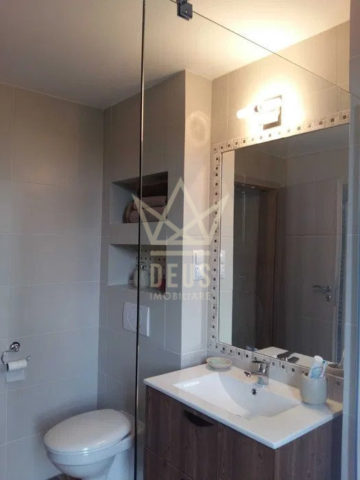 Apartament decomandat cu 2 camere!