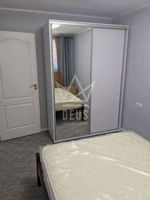 Apartament cu 2 camere decomandate si loc de parcare