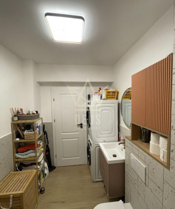 Apartament ultrafinisat la etaj intermediar 