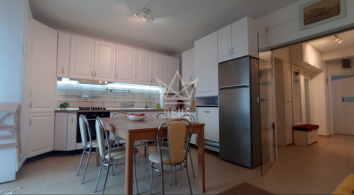 Apartament mobilat cu 3 dormitoare