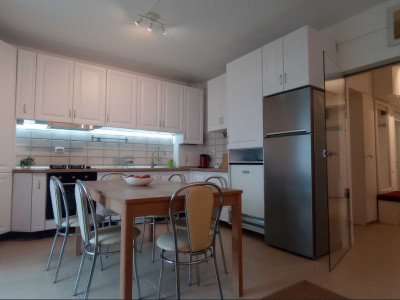 Apartament mobilat cu 3 dormitoare