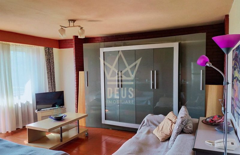 Apartament cu 3 camere in zona La Terenuri!